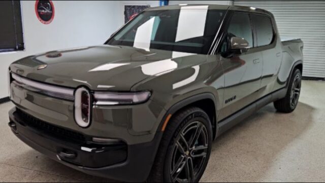 Rivian fully PROTECTED with our 10-years Self-Healing Paint Protection Film  and Windshield Protection 💪 

The beauty of Paint Protection Film is that you can protect whatever areas are most important to you. 

Contact us today to personalize protection for your vehicle ✨️ 

DoubleTake Auto Spa in Fremont 
Home of Automotive Protection 
Call/Text Us: 510-472-4181 
Email Us: info@dtautospa.com 
Website: www.dtautospaprotection.com 

#rivianr1t #rivianmotors #rivians #rivianR1S #hybridcar