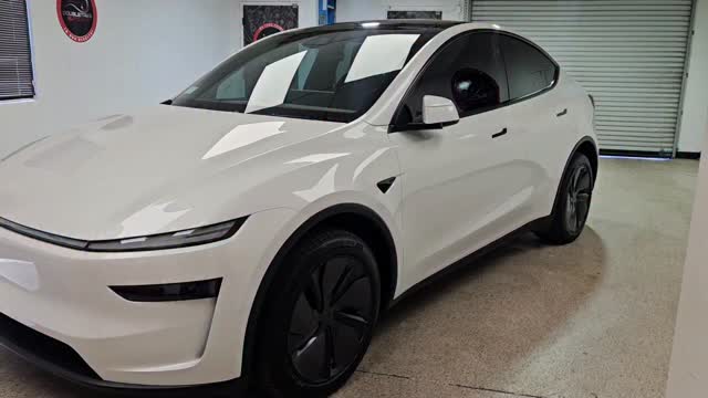 When your brother works at Tesla and tells you exactly where to go… that’s not just advice — that’s a compliment we don’t take lightly.
- She didn’t second guess it.
- She didn’t shop for the cheapest.
- She went straight to the Big Boss Level of Protection 👑
🔥 10-Year Self-Healing XPEL Paint Protection Film — full vehicle coverage
🔥 Ceramic Heat-Reduction Window Tint — keeping the cabin cool and protected
Now her Tesla is fully shielded from rock chips, road debris, and everyday damage… while staying cooler, cleaner, and looking absolutely flawless.
Because where you go for protection makes all the difference.
📍 DoubleTake Auto Spa – Fremont
📞 510-472-4181
🌐 www.dtautospa.com